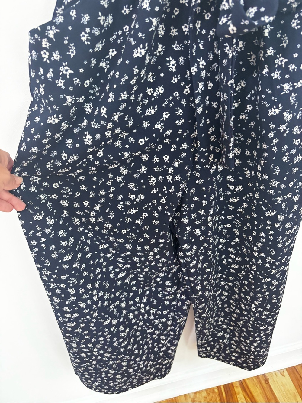 Emerald Sundae Large Navy Floral Jumpsuit Tie Waist Cropped Wide Leg Pockets - Picture 3 of 16